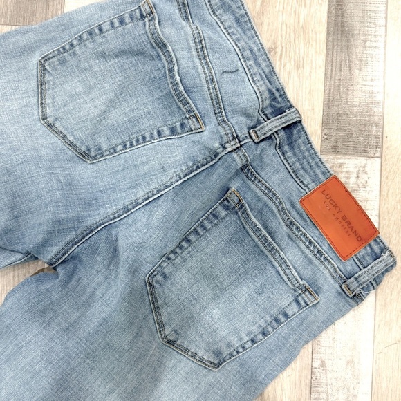 Lucky brand light/ medium wash low rise “Lolita” crop ❤️ - Picture 6 of 9